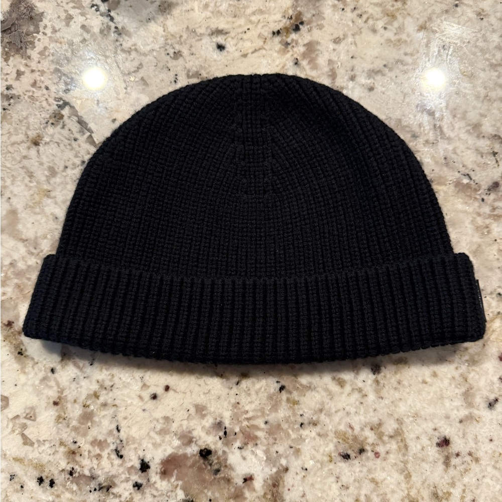 *GENTLY WORN* Lululemon Athletica Women's Black Ribbed Knit Beanie